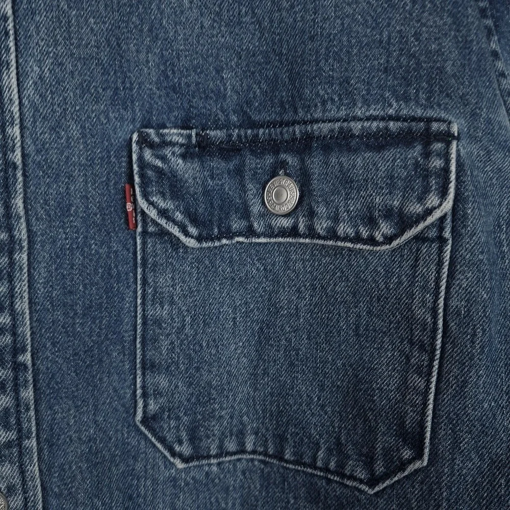 Levis Shirt Jacket Mens Medium Blue Denim Hooded Snap Front Workwear Shacket - Picture 3 of 15